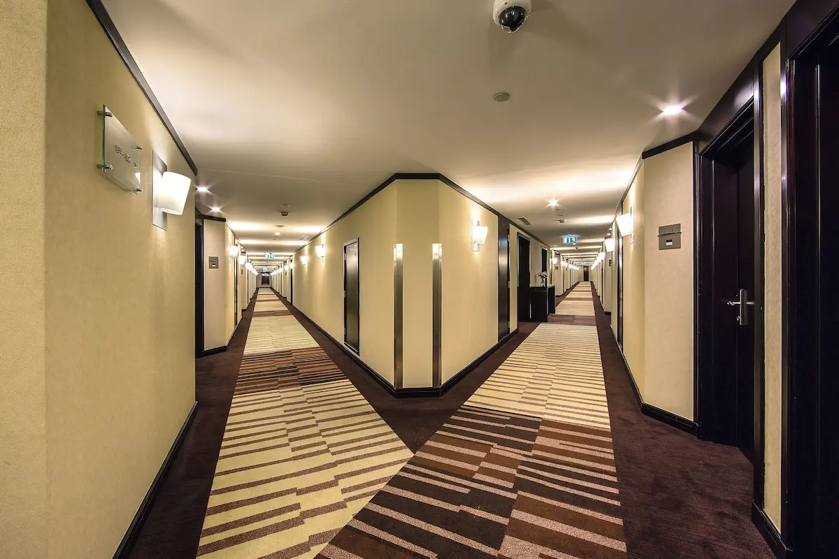 راهرو هتل رامادا پلازا بای ویندهام دبی دیره